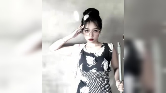 Nisa Mama Muda pakai daster. [TikTok]